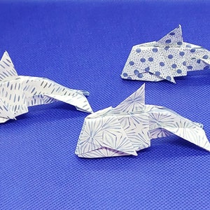 3 Delfini / fantasia shibori/bianco e blu  / decorazione / idea regalo