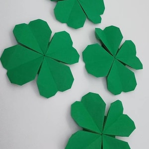 4 quadrifogli / fiori/ kirigami / colore verde/ Idea regalo / Decorazione