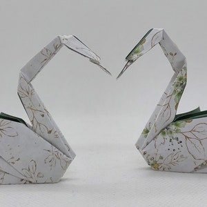 2 Cigni origami / bianco con fantasia/ decorazione /idea regalo / segnaposto