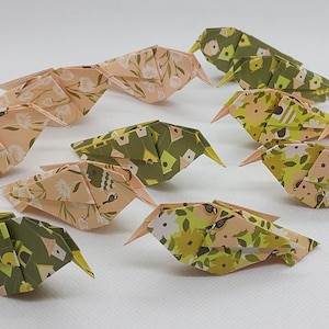 12 uccellini origami / fantasia floreale/ verde e rosa / decorazione / idea regalo / compleanno