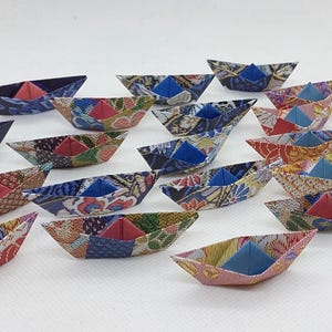 20 Barchette (5 cm)/origami / fantasia kimono flowers/ decorazione / idea regalo /creazioni artistiche/compleanno