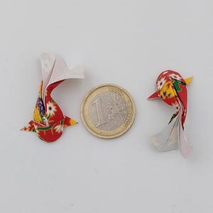 2 carpe (4 cm)/ miniature/origami / carta yuzen /riflessi dorati/ creazioni artistiche /  decorazione / idea regalo