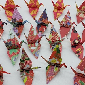 24 gru (6,5 cm) /origami / rosso fantasia/ motivi giapponesi/ Decorazione/idea regalo