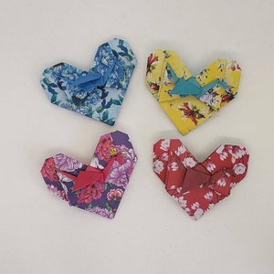 4 cuori con gru / origami / fantasia floreale / decorazione/ Idea regalo /larghezza 8,5 cm