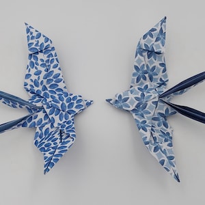 2 Rondini origami /fantasia shibori/ colore bianco e blu / decorazione / idea regalo