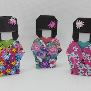 3 Bambole Kokeshi /origami/ fantasia floreale/ portafortuna/ amuleto/decorazione / idea regalo