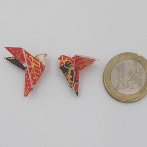 2 uccellini (2 cm)/ miniature/origami / carta yuzen /riflessi dorati/ creazioni artistiche /  decorazione / idea regalo
