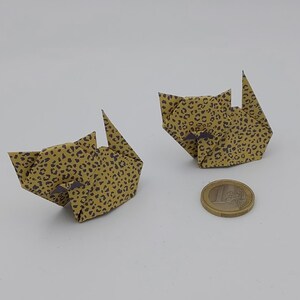 2 Gatti (5 cm)/ fantasia animalier / origami/ decorazione / idea regalo