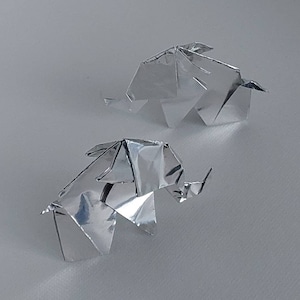 2 origami elephants / metallic silver / gift idea / decoration