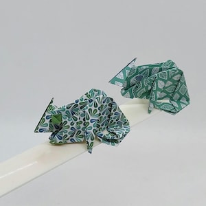 2 Camaleonti/ origami / fantasia verde con foglie/ decorazione / idea regalo