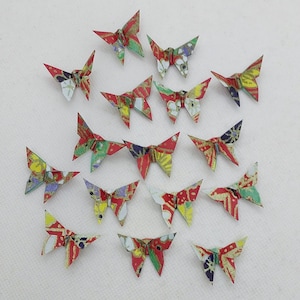 18 farfalle (3 cm)/ origami/multicolori con oro/accessori per creazioni artistiche/decorazione / idea regalo / compleanno