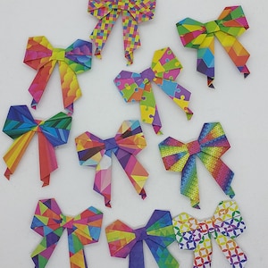 10 fiocchi con biadesivo / fantasia arcobaleno/origami/decorazione / chiudipacco/ idea regalo