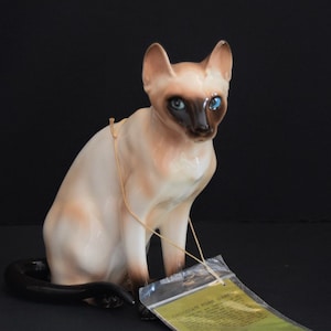 Vintage 6” Chocolate Point Siamese Cat Figurine with original Hang Tag/ Feline- Kitten/ Shafford Japan- Blue Eyes