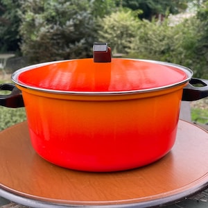 MCM Sunburst Orange Dutch Oven- Enameled Cast Iron- Retro Kitchenware- Mid Century Modern- Cooking Pot- Spaghetti Pot