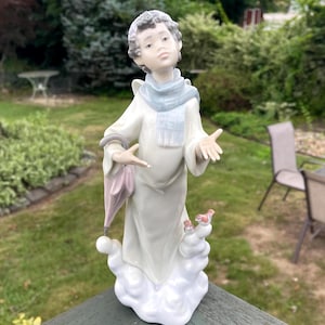 Lladro Winter Angel 06149 Figurine- Porcelain Art - Made in Spain- Ceramics- Winter Christmas Decor