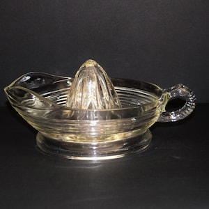 Citrus Glass Juicer with Handle- Vintage/ Kitchen Orange Juice Squeezer