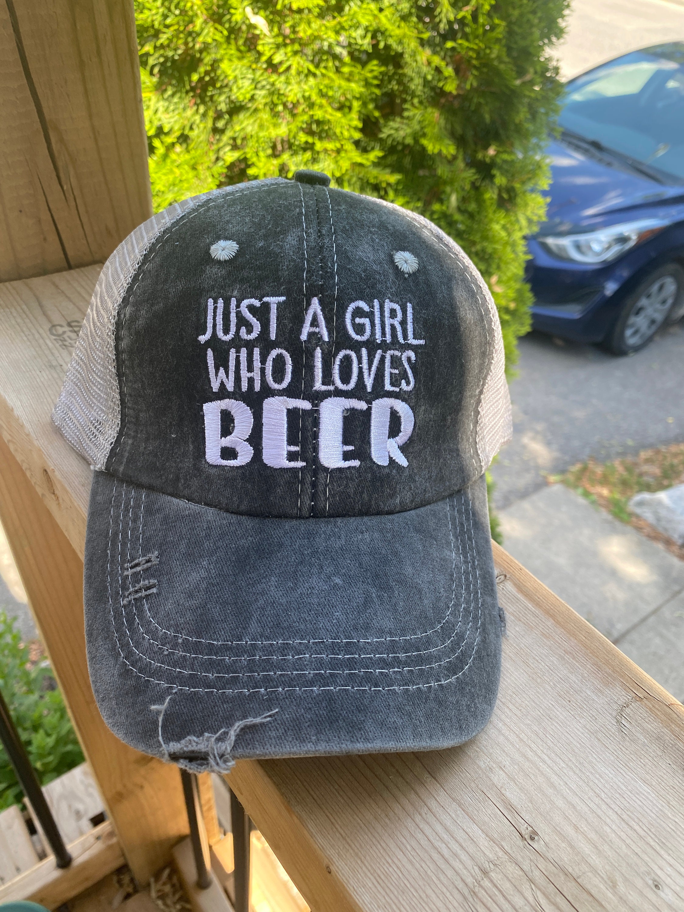 Just a Girl Who Loves Beer Criss Cross 