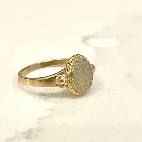 Vintage 10K Yellow Gold Signet Ring for Engraving