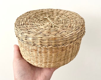 Vintage Sweetgrass Basket with Lid, Bohemian Interiors, Boho Decor