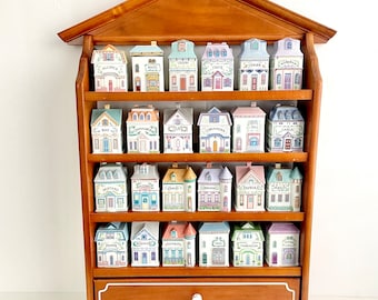 Lenox Spice Village Jars en Houten Display Rack, jaren 1980 Fijne porseleinen Spice Jars, Vintage Keuken, Individueel geprijsd