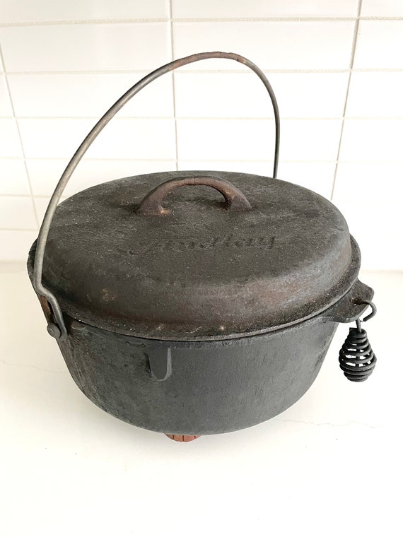 Findlay 9 Cast Iron Dutch Oven Made in Canada Etsy