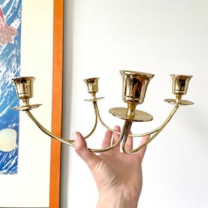 Candelabros de latão de meados do século, decoração vintage de férias