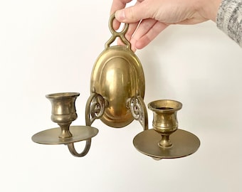 Aplique de vela doble de latón ornamentado, decoración de pared vintage