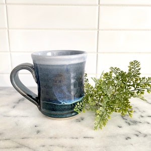 Blaue Keramik Tasse, Vintage kanadische Studio Keramik