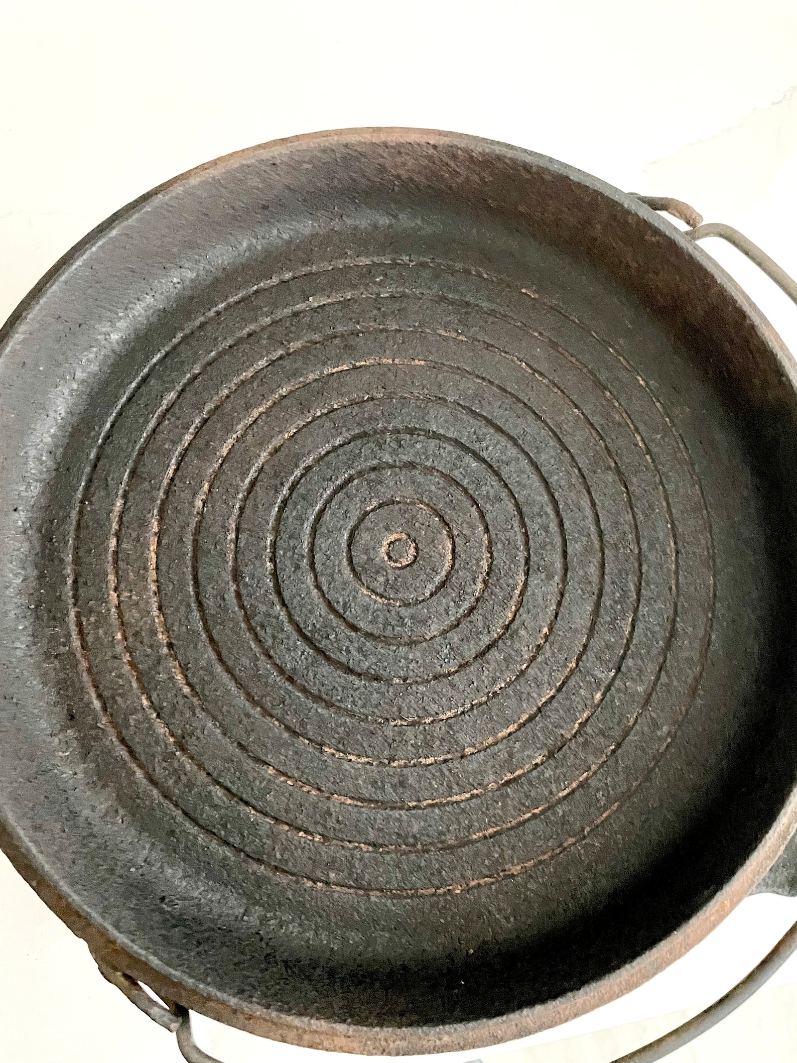 Findlay 9 Cast Iron Dutch Oven Made in Canada Etsy