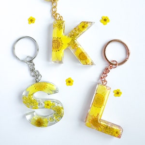 Personalised Initial Flower Resin Keyring, Gift For Her, Teacher Gift, Women's Keyring, Bridesmaid Gift, Custom Keychain, Leavers Gift Yellow