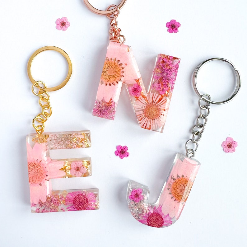 Personalised Initial Flower Resin Keyring, Gift For Her, Teacher Gift, Women's Keyring, Bridesmaid Gift, Custom Keychain, Leavers Gift Pink