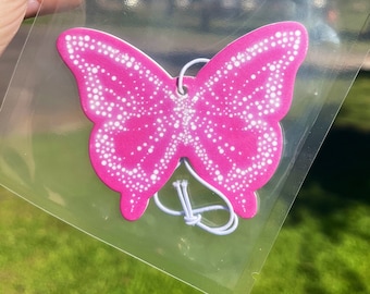 Désodorisant tendance papillon rose pour voiture : décoration 2000 ans parfum fraise