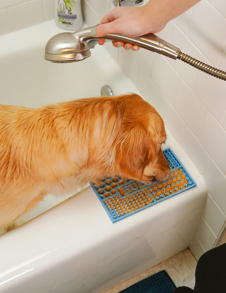 Tapis à lécher en silicone personnalisé Mangeoire lente personnalisée pour l'anxiété, l'enrichissement du chien, le divertissement canin silicone de qualité alimentaire image 7