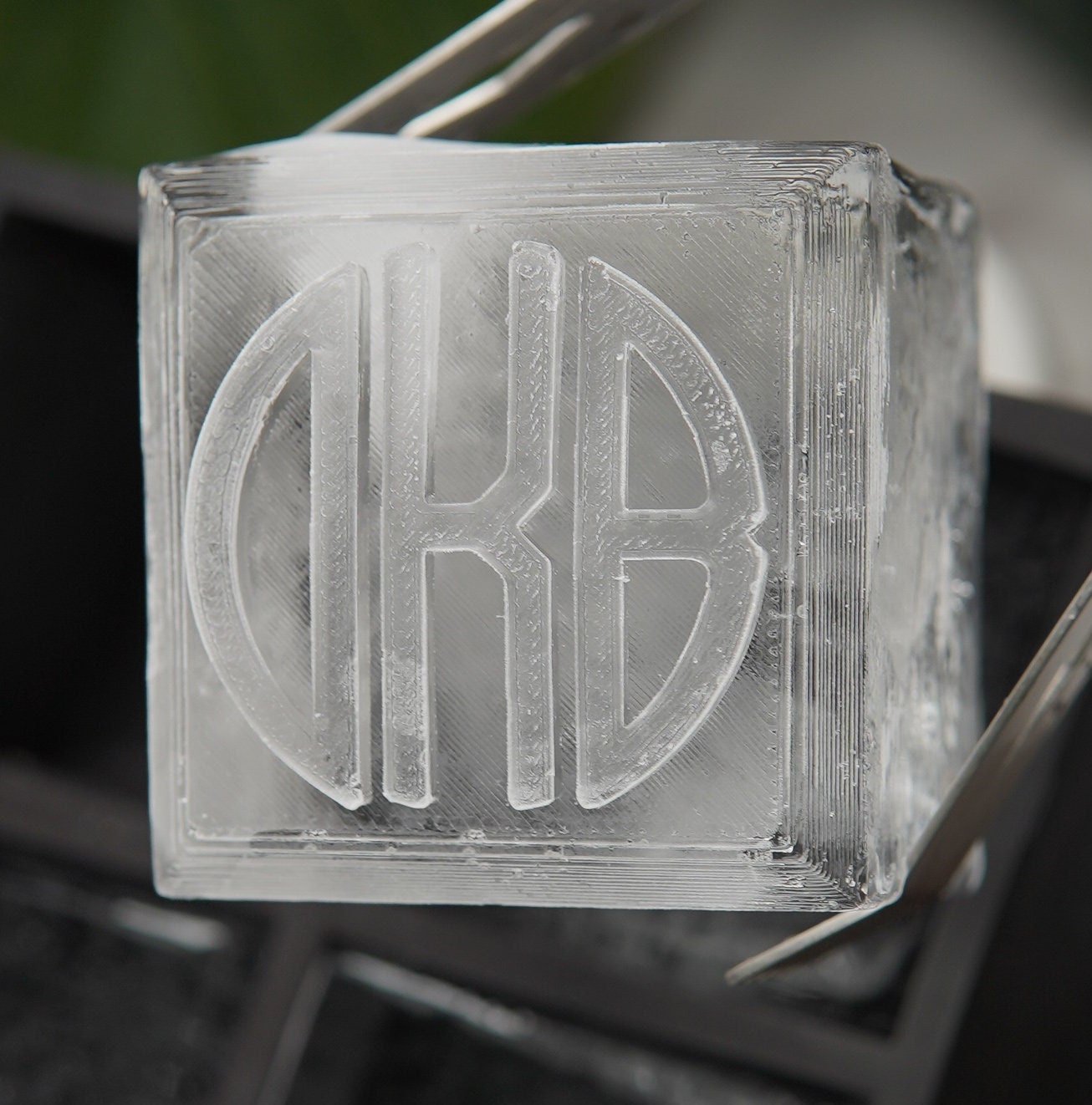  Personalized Silicone Ice Cube Mold Tray with Monogram text  initials for Whiskey and Cocktails - 2 Inch Ice Cubes, Ideal for Customized  Whisky Bartending Party - Perfect Gift for him 