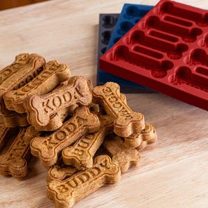 Bake Treat With Your Dog&#39;s Name! Custom Bone Shaped Treat Mold, Personalized Dog Biscuit Silicone Bakeware, Dog Lover Gift, New Puppy Gift