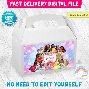 Puede incluir: Caja blanca con asa, con un gráfico colorido de princesas Disney. La caja tiene el texto "Valerie cumple 3 años" y "No necesitas editarte". También es visible un fondo rosa y azul con un logotipo de arcoíris.