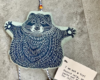 Waschbär Linoldruck Maskottchen, Baumwollstofftier gestickt nicht geeignet für kleine Kinder-Kleinteile
