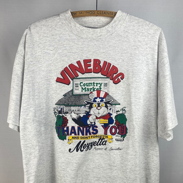 Vineburg Country Market || Vintage 80s Graphic T-Shirt