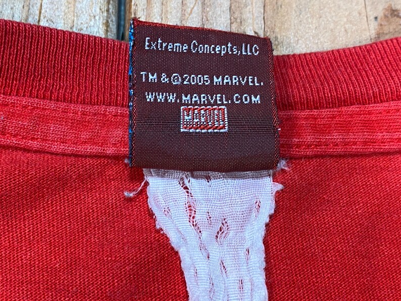 Vintage Spider-Man 2 filmpromo-T-shirt 2004 - Y2K Marvel Comics graphic T-shirt - jeugd groot afbeelding 4