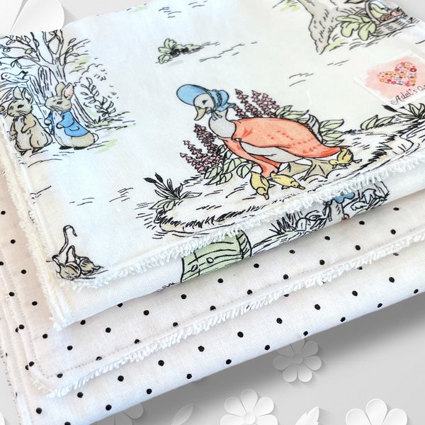 Ensemble de serviettes pour le rot Peter Rabbit (Blanc) | Ensemble de lingettes pour les rots en tissu éponge | Chiffons pour rot | Cadeau baby shower | Tissu polyvalent | Genre neutre