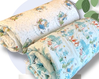 Édredon pour bébé - Peter Rabbit (bleu clair) / couverture matelassée pour bébé / couette en coton / couverture pour lit de bébé / literie pour lit de bébé / tapis de jeu capitonné