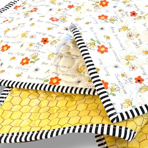 Bee My Sunshine Quilt Blanket / Baby Quilt / Baby Blanket / Cotton Quilt /Crib Blanket / Crib Bedding /Patted Play Mat