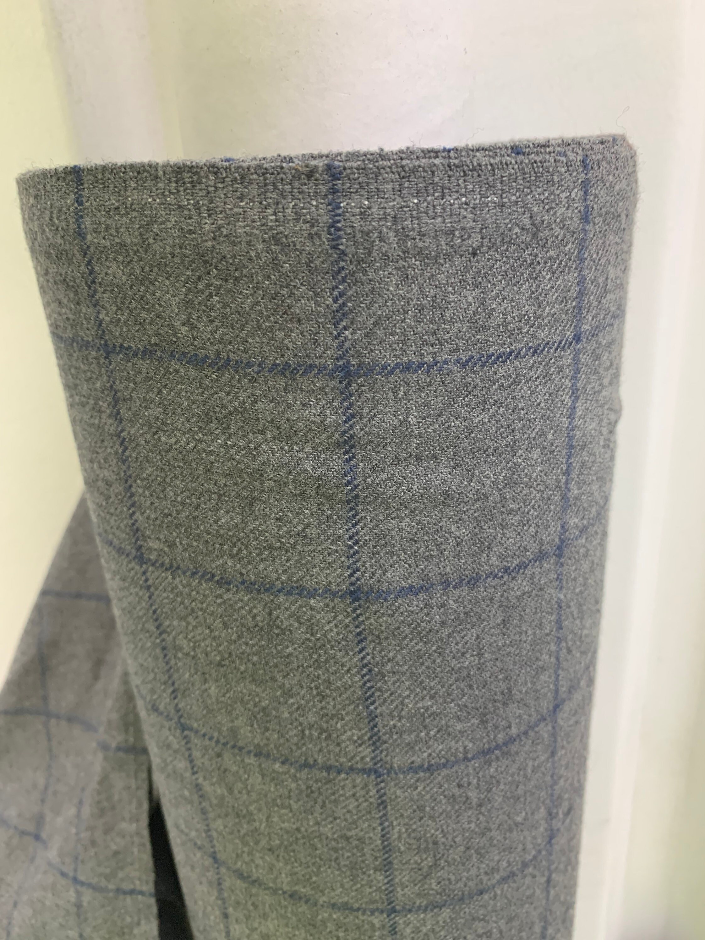 Charcoal Grey With Blue Check Plaid 100% Wool  Fabric Sold Per Metre Made In Huddersfield England