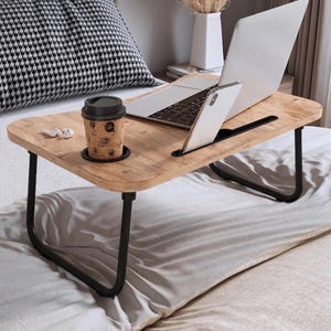 Bärbart sängbord, hopfällbart knäbord med telefon- och surfplattahållare, trästativ för säng och soffa, present till hemarbete