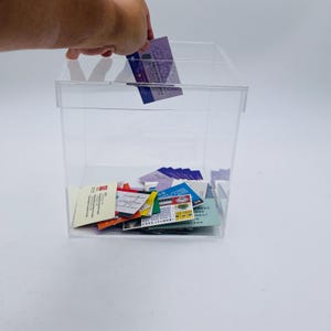 Boîte de rangement en acrylique pour cartes de visite - Organiseur élégant pour cartes de visite et cartes d'identité avec une visibilité claire et un design élégant