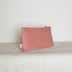 Cosmetic bag pastel pink corduroy Dimensions L20 x H13 x W3cm Made in Nuremberg image 3