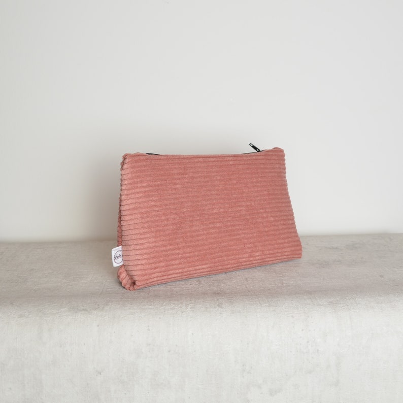 Cosmetic bag pastel pink corduroy Dimensions L20 x H13 x W3cm Made in Nuremberg image 3