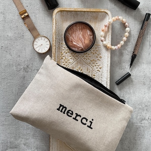 merci small toiletry bag | dimensions L20 x H12 x W3cm | handmade | suitable for brushes poodle cosmetics