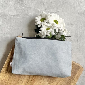 Blaue Kosmetiktasche aus recyceltem Außenstoff | Maße L20 x H13 x B3cm