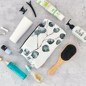 Eukalyptus Kulturbeutel | groß genug für Shampoo und Bürste | Maße: L26 x H16 x B5cm